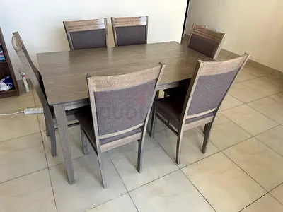 Dinning table with chairs