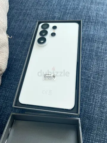 Opened but unused samsung phone without cable extra new condition