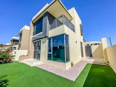 Corner Townhouse | Big Plot | Landscaped