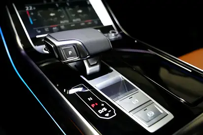 2023 AUDI Q8 thumbnail 11