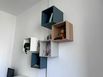 Set of 5 Wall-mounted Cube Shelves - Blue, White Oak Finish