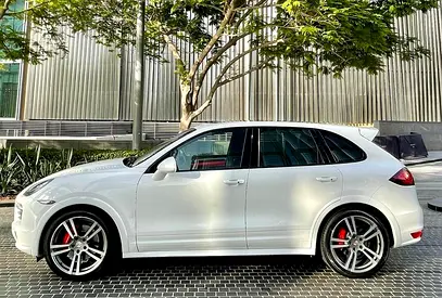 صورة 6 لـ 2014 Porsche CAYENNE