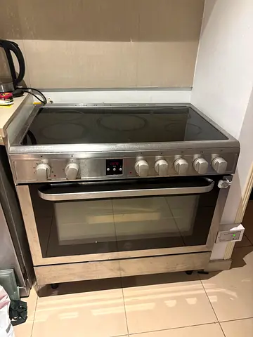 Hoover Wide Electric Oven and Stove Top