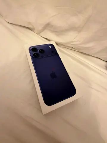 iPhone 17 Pro Max New - Deep Blue, unused in original box 256gb