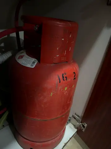 Emirates LPG Gas Cylinder with regulator and stove