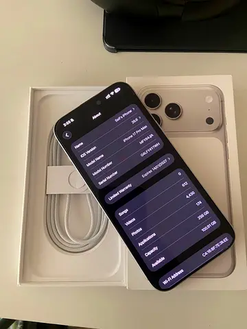 Apple iPhone 17 Pro max 256 - 99% Battery Health