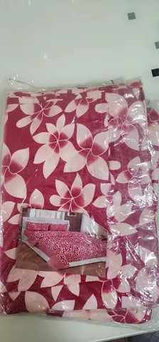 Queen-size floral red bedding set (new, in plastic)