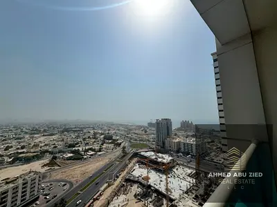 شقة واسعة بغرفة نوم واحدة مطلة على المدينة والبحر - صالة رياضية - حديقة - مسبح - موقف سيارات - وسط عجمان - تشطيبات عصرية - تكييف مركزي + نظام طاقة احت