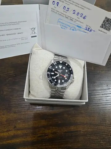 Stainless Steel Analog Mens Watch in Box - Good Condition