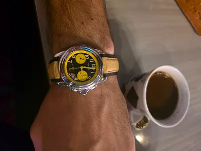 Roberge sport .. Swiss watch mega quartz size 38 mm original strap 2900 Dr ... final price