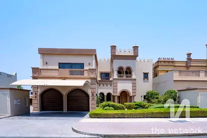 Unfurnished | Upgraded and Extended | Sea View