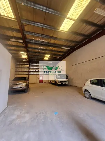 WITH RACKING I COMFORTABLE LOADING I PRIME LOCATION