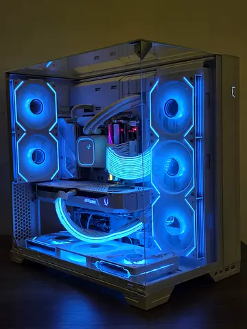 WHITE GAMING PC RYZEN 7 7800X3D RTX 5070 32GB RAM DDR5 7200MHZ CL34
