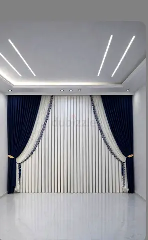 CURTAIN BLINDS