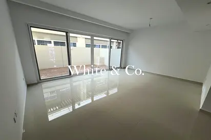 Stunning 3 bed | Vacant | Middle unit
