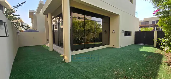Corner Townhouse | Vacant | Maid Room