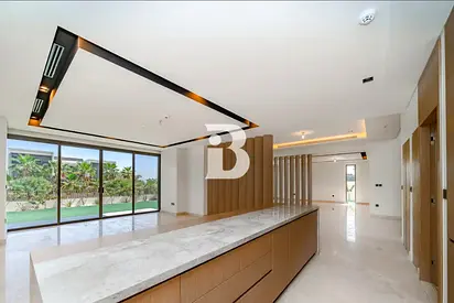 Vacant | Private Pool | Prime location