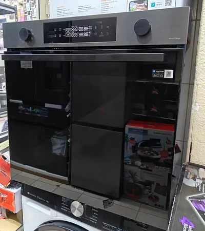 Samsung built-in 4-Zone Induction Cooktop - Black Glass electric oven 60cm(Like New)