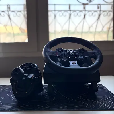 Logitech G923 Racing Wheel and Shifter
