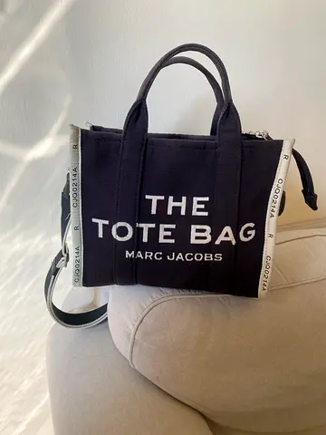 Marc Jacobs The Tote Bag navy canvas medium size, lightly used
