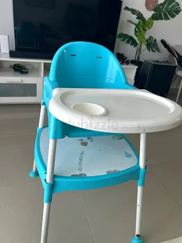 Lightweight blue baby high chair with removable tray and table - good condition