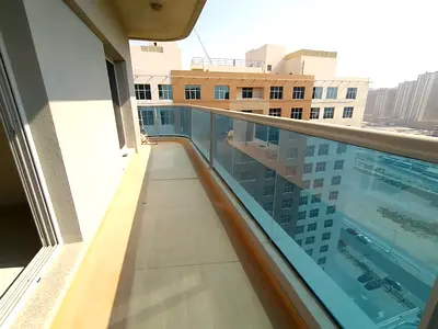 GOLF VIEW - AMAZING LAYOUT - BRIGHT & FURNISHED 3 BEDROOM !