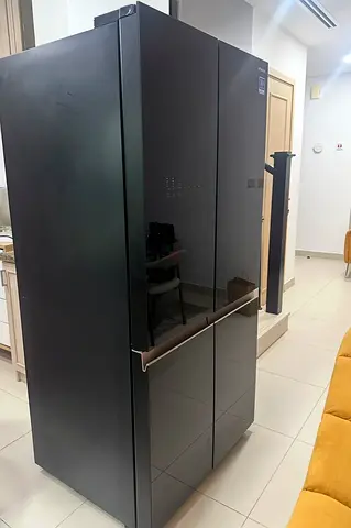The Hitachi R-WB720VUK0GBK (Glass Black finish) 4-door French bottom freezer