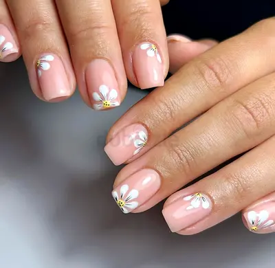 Nail tech
