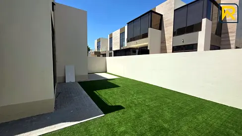 HOT DEAL! 4BR + Maid’s Villa | Corner Unit I Vacant & Ready to Move In