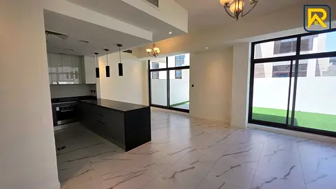 HOT DEAL! 4BR + Maid’s Villa | Corner Unit I Vacant & Ready to Move In