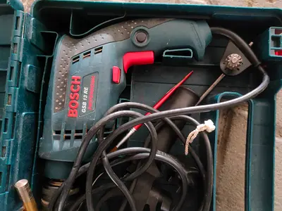 Bosch drill / not cordless
