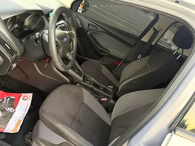 2014 FORD FOCUS 照片 10
