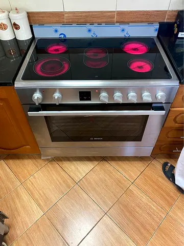 Bosch series 8 electric cooker 90 by 60 cm latest model like new condition perfect working