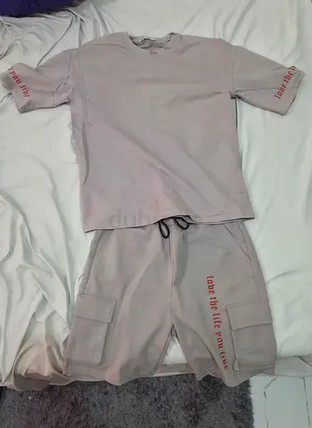 Light mauve casual T-shirt and cargo shorts set (unisex) - size M