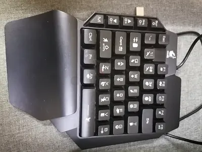 One hand gaming keyboard