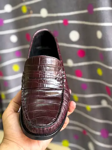 Maroon Croc-Embossed Leather Mens Dress Shoe ((zara
