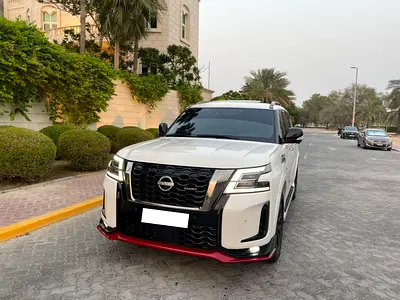 للبيع نيسان ((نيسمو اصلي)) بحالة الوكالة ماشاء الله بدون حوادث