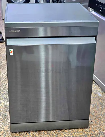 Samsung Freestanding Stainless Steel Dishwasher - Excellent Condition
