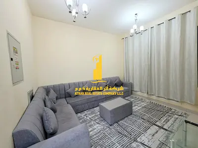 شقة فاخره ثاني ساكن غرفتين وصالة مع بلكونه مفتوحه.عجمان الروضه 2 .مفروشه بالكامل للإيجار الشهري. الايجار يشمل الفواتير والإنترنت وموقف