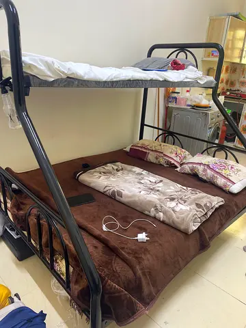Metal Bunk Bed (Good Condition)