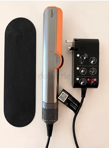 Dyson Airstrait Straightner- Excellent condition | Original charger and dock