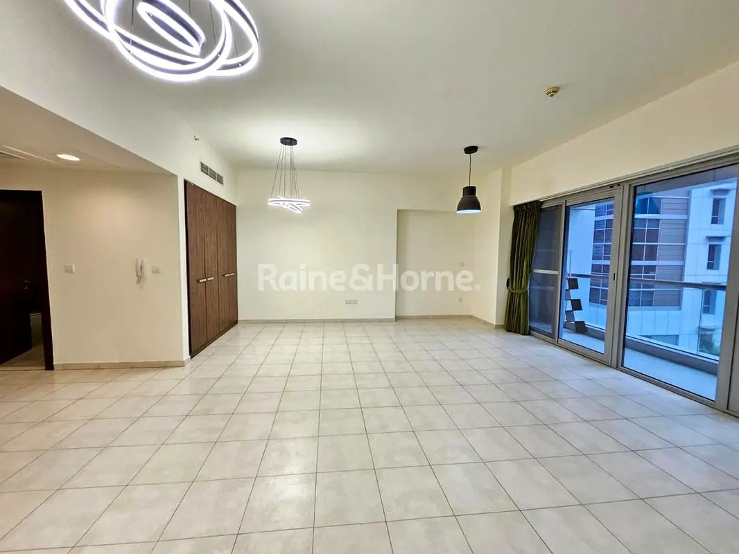 1 Month FREE I Studio with Balcony I Vacant