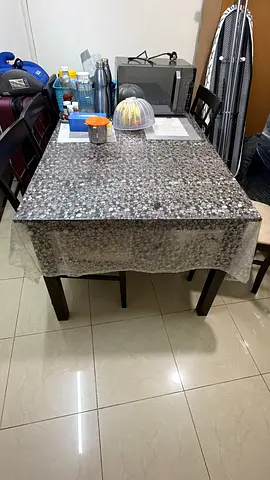 DINING TABLE WITH 6 CHAIRS