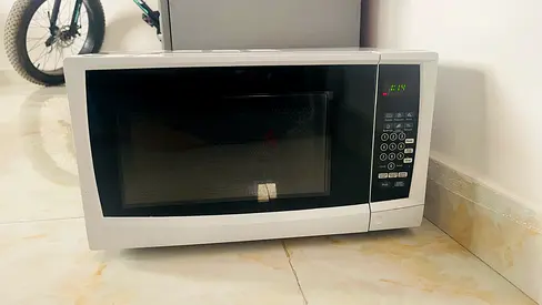 Anko Countertop Microwave - 20L,Working Condition- some maintenance needed