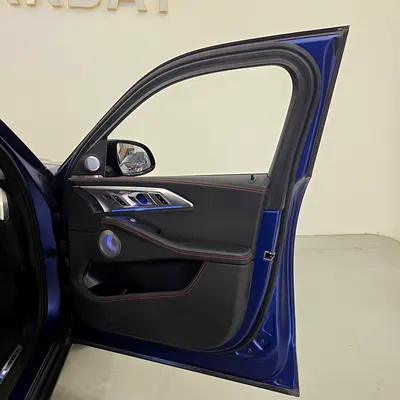 صورة 12 لـ 2024 BMW XM