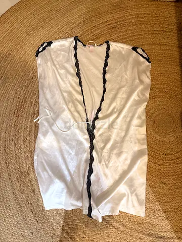 Victoria Secret White satin robe with black lace trim M