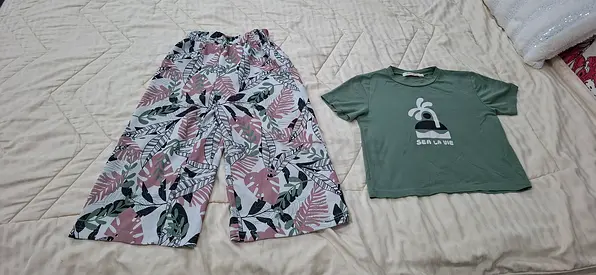 Floral print cotton baby girls outfit, size 7 to 8 years
