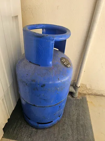 Used lpg cylinders with regulator and stove for 220