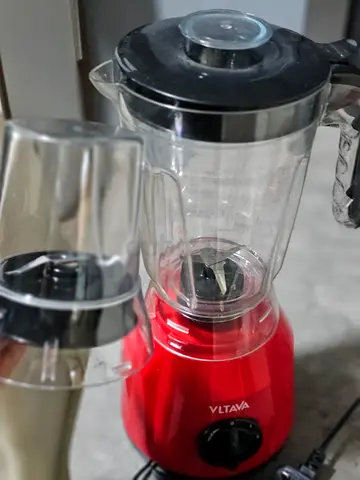 Vltava Red Blender with Extra Grinder Jar