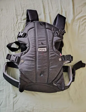 Nini ergonomic baby carrier - gray, comfortable adjustable straps